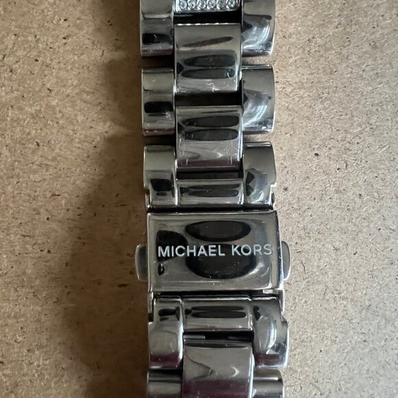 Authentic Michael Kors Apple stainless Steel Watch Band, 38 mm - 40 mm - Picture 3 of 6